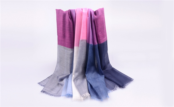 女士羊絨圍巾