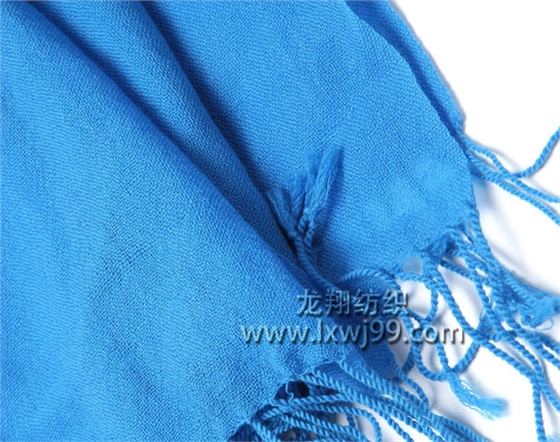 淺藍(lán)色男士圍巾