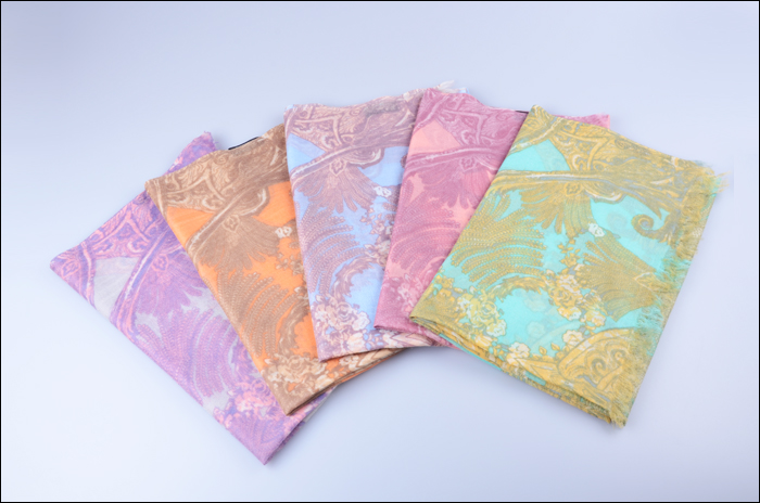 羊絨圍巾 印花圍巾 圍巾批發(fā) 女士圍巾 羊絨圍巾 印花圍巾 圍巾批發(fā) 女士圍巾