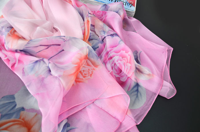 春暖花開絲巾細(xì)節(jié)圖