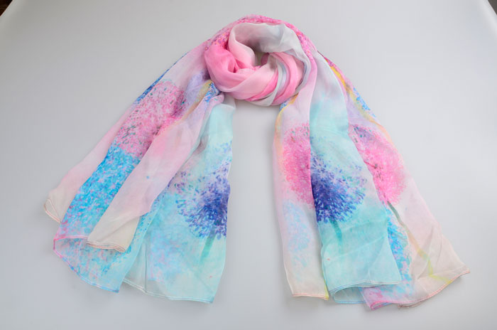 漫天飛舞絲巾整體圖