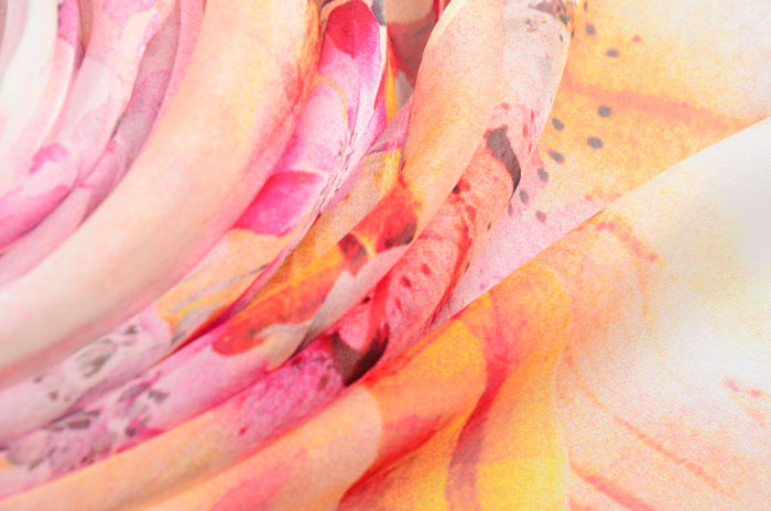 花團(tuán)錦簇絲巾細(xì)節(jié)圖